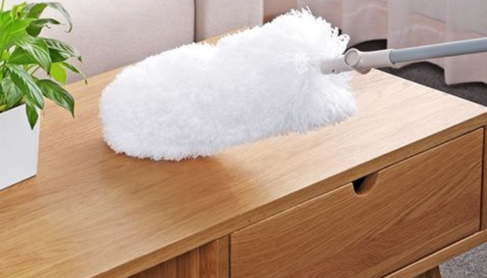 How to clean a wooden table With The Help Of Classic feather duster