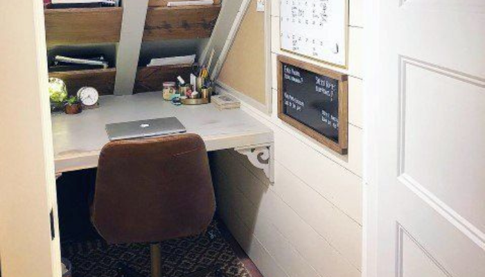 Cozy Little Home Office under Indoor Stair / Ideas For Storage under Indoor Stair