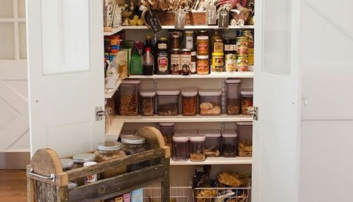  Pantry storage Ideas under Indoor Stair / Ideas For Storage under Indoor Stair