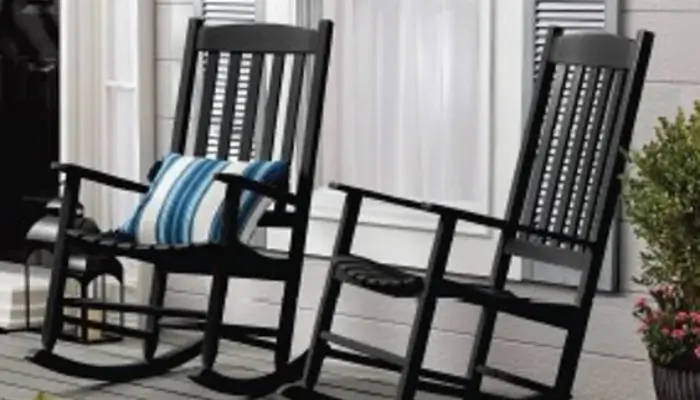 Classic Rocking Chairs /  best porch chair ideas