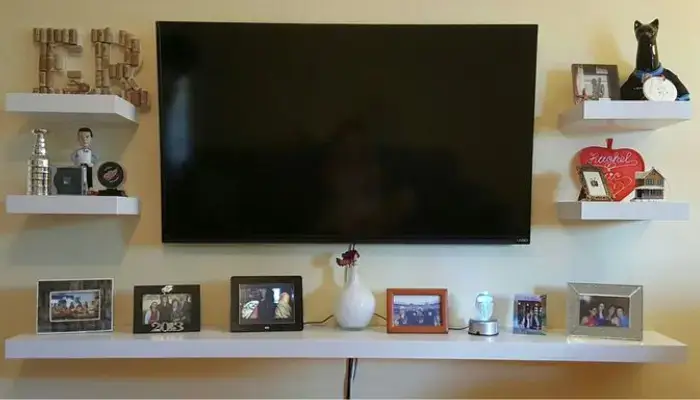 decor with a Floating Shelves / how to decorate around a wall mounted TV ?