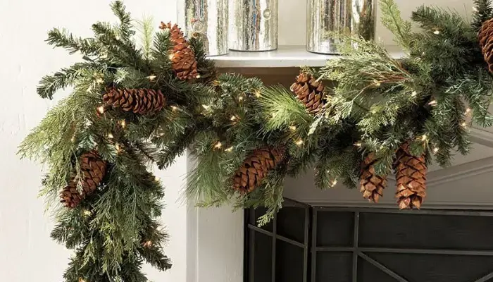 How long should your garland be? / best Christmas Garland ideas