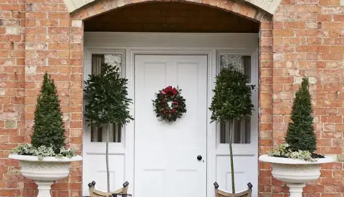 decor Style in symmetry / How to Make Outdoor Christmas Decorations?