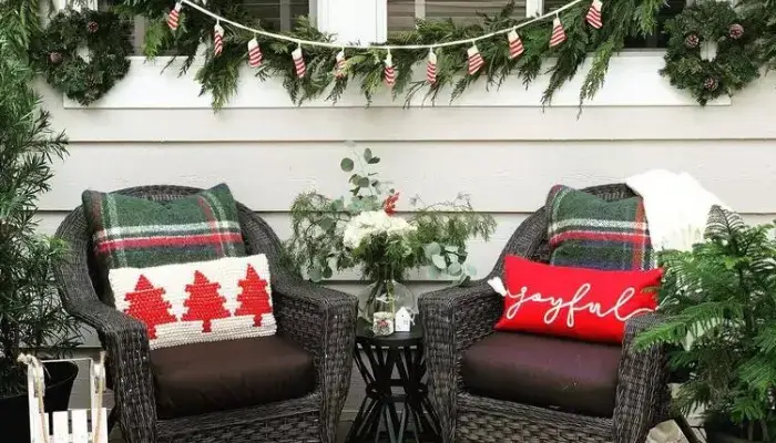 Mini Stocking Garland / How to Make Outdoor Christmas Decorations? 
