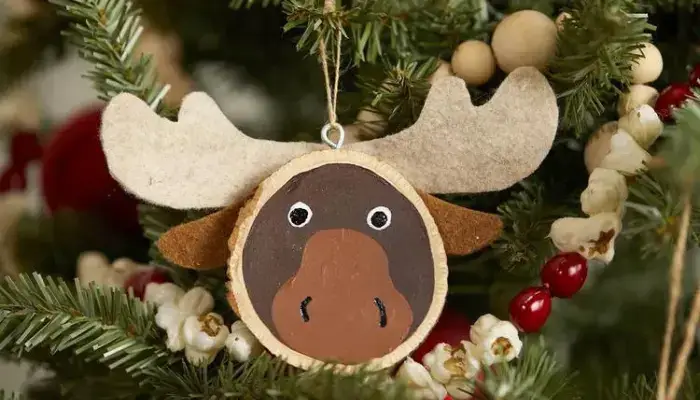 Wood-Slice Animal Ornaments / Best DIY Christmas Ornaments