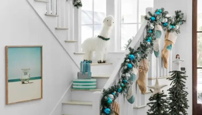decoration with Cool Coastal / How to decorate stair banister for Christmas?