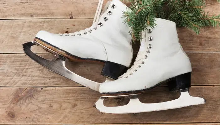 Decorate With Ice Skates / how to make rustic christmas decorations?