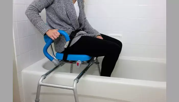 Carousel Sliding Transfer Bench with Swivel Seat / Best Shower Chairs for Handicapped and Elderly Individuals