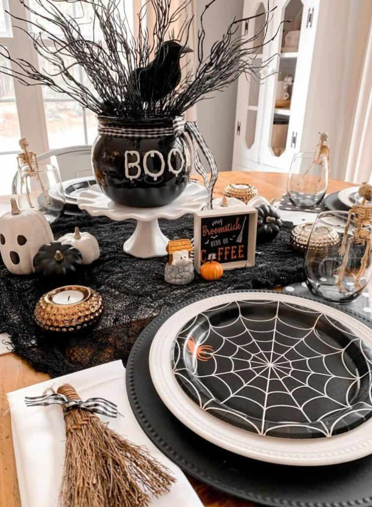 Halloween Dining Table Décor Ideas