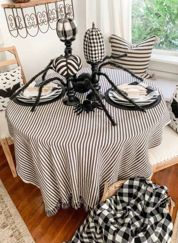 Halloween Dining Table Décor Ideas