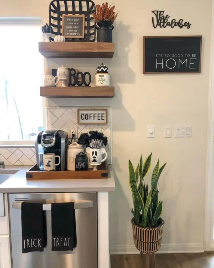 Halloween Kitchen Décor