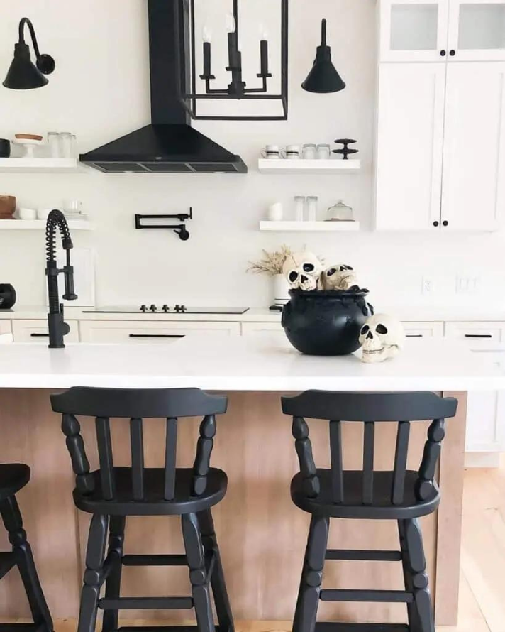 Halloween Kitchen Décor