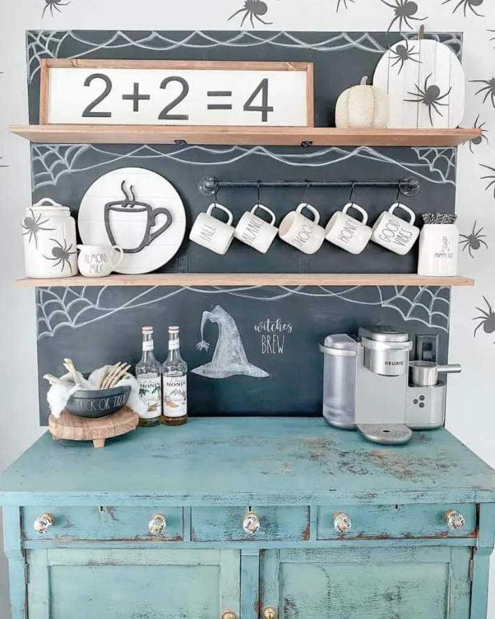 Halloween Kitchen Décor