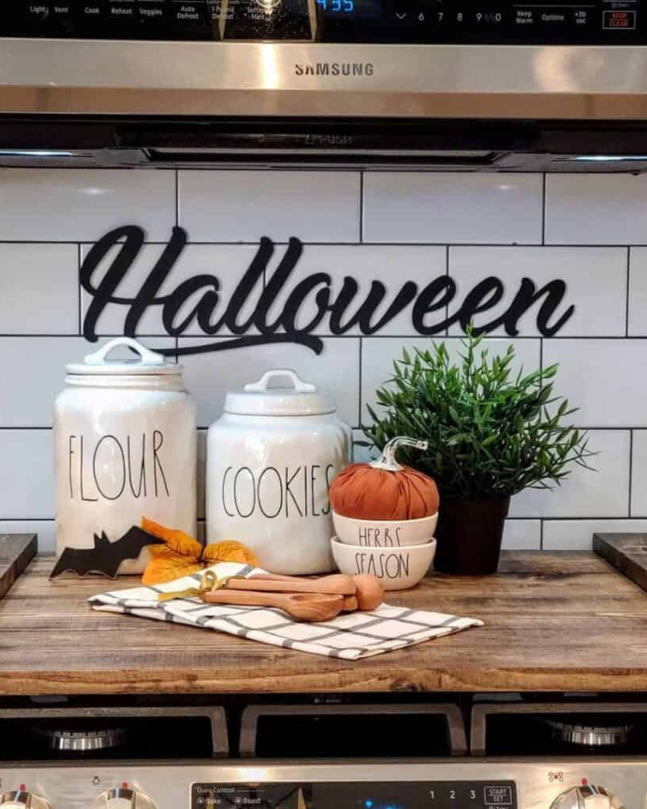 Halloween Kitchen Décor