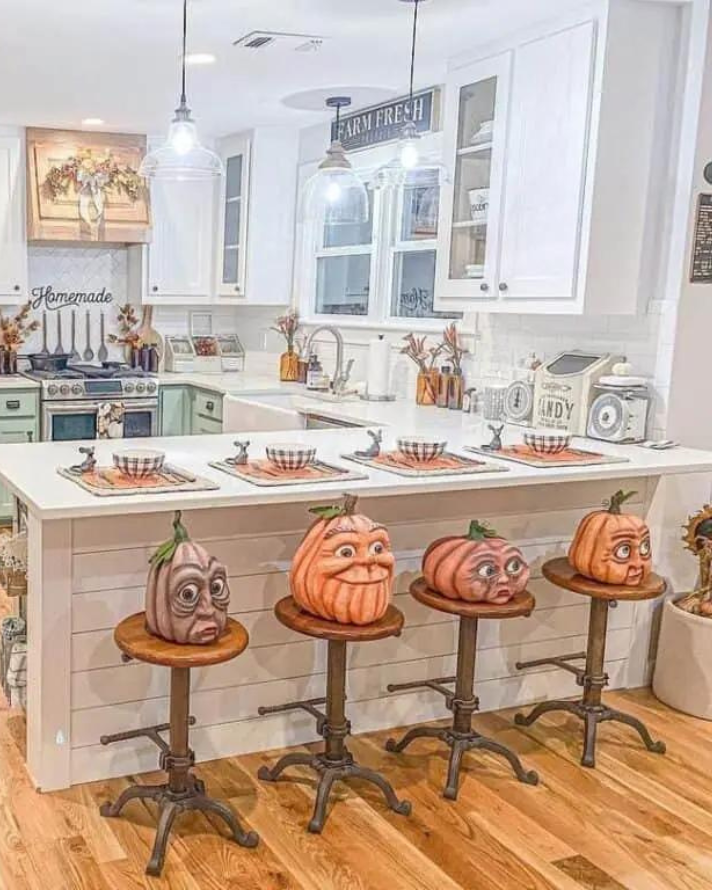 Halloween Kitchen Décor